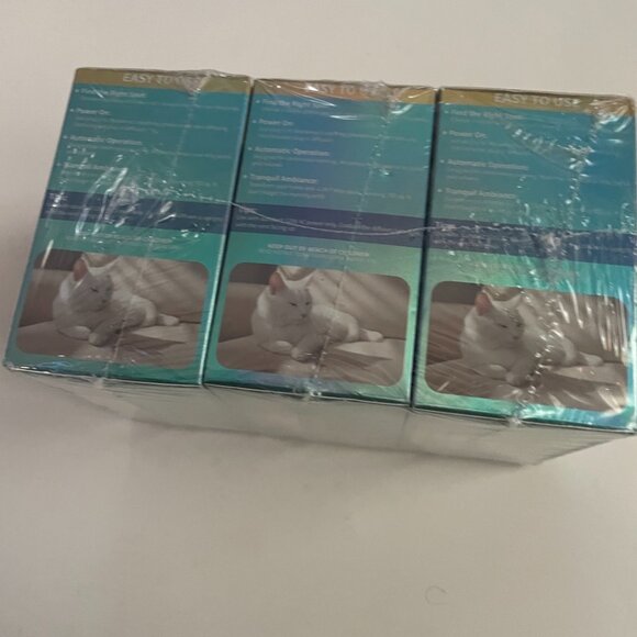 Cat Calming Pheromone Diffuser Refills 3 Pack - Picture 5 of 8